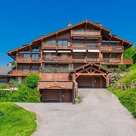 Panoramic View, Pool, Village & Slopes Appartement *